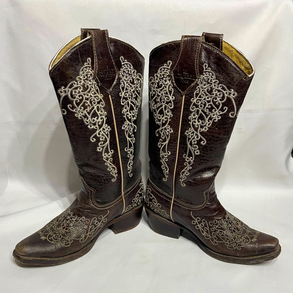 Women’s El Carril Western boots bone embroidery excellent condition